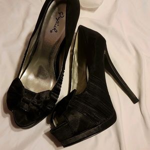 Qupid bow heels